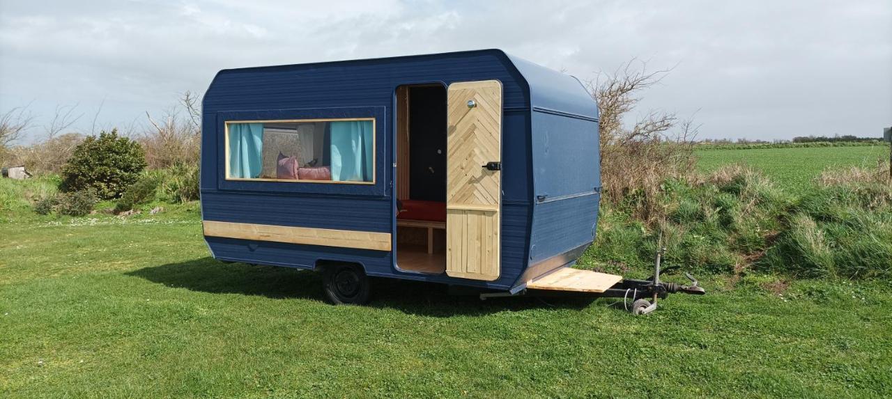 Camping Les Ronds Duval Face Aux Iles Anglo-Normandes Les Moitiers-d'Allonne Exterior photo