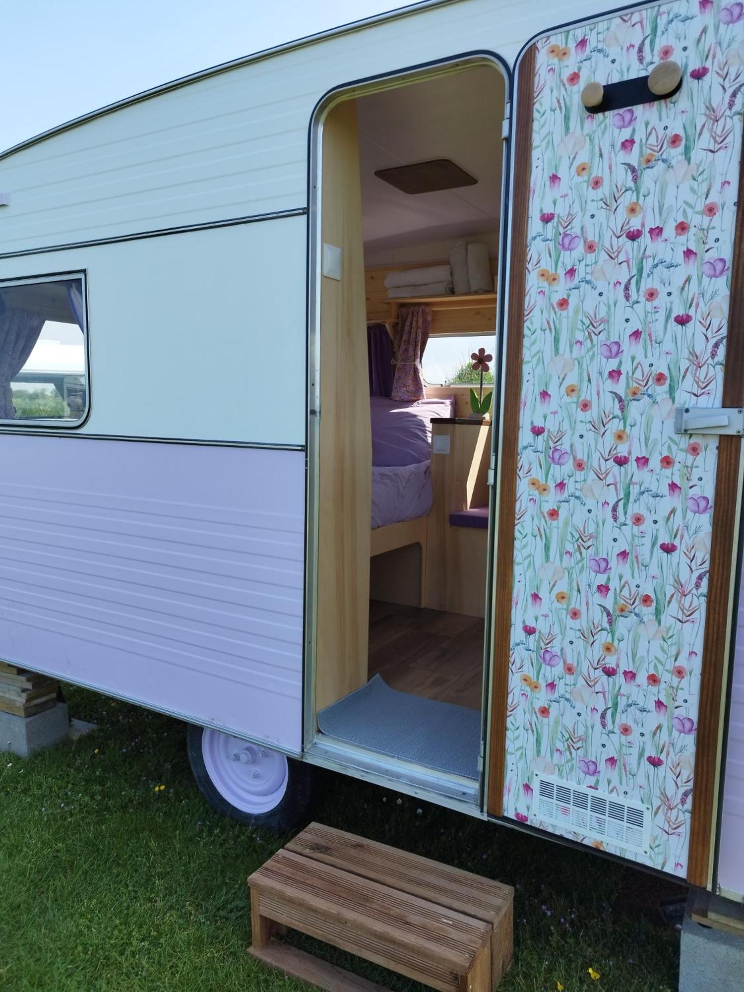 Camping Les Ronds Duval Face Aux Iles Anglo-Normandes Les Moitiers-d'Allonne Exterior photo